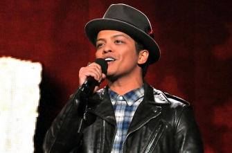 Bruno Mars’ “Doo-Woops” Make It to the Top Yet Again