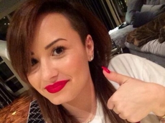 Makeup, Demi Lovato is a star adored by millions of fans. But few have recognized when was photographed without makeup