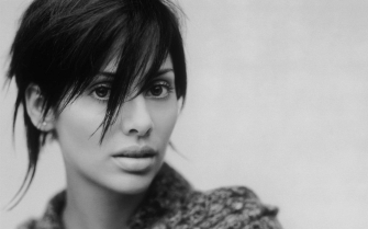 Natalie Imbruglia, the first song after 6 years - Listen to "Instant Crush"