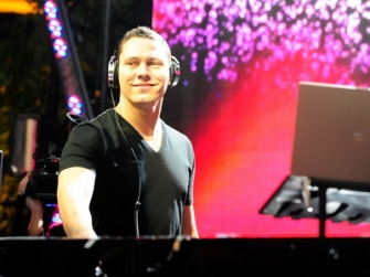 Tiesto and Icona Pop have released the song 'Let's Go' - AUDIO