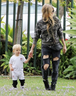 The most photogenic child star. How beautiful is Fergie's son