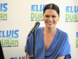 Live performance that will turn you into a fan of  Jessie J. "Bang Bang" in acoustic version - VIDEO