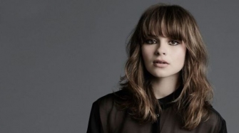 Gabrielle Aplin released the video for the song "Sweet Nothing" 