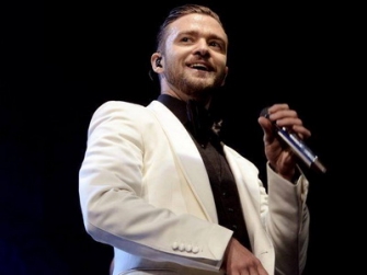 Justin Timberlake - The Artist of 2013. With What Song Did He Claimed This Award - VIDEO